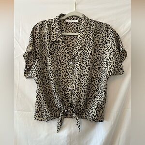 EUC Ellison short sleeved top with tie front, size L